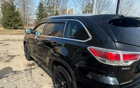 Toyota Highlander III, 2014 год, 2 600 000 рублей, 10 фотография