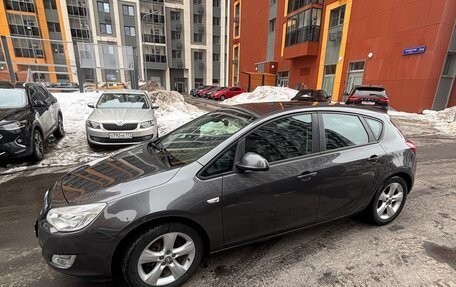 Opel Astra J, 2011 год, 670 000 рублей, 2 фотография