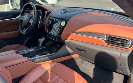 Maserati Levante I, 2021 год, 8 250 000 рублей, 12 фотография