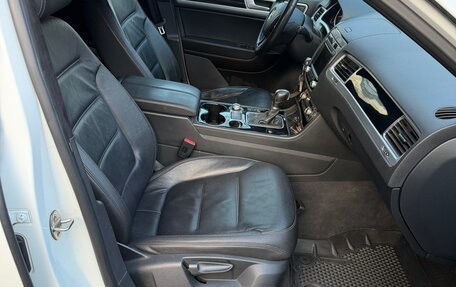 Volkswagen Touareg III, 2015 год, 2 300 000 рублей, 8 фотография