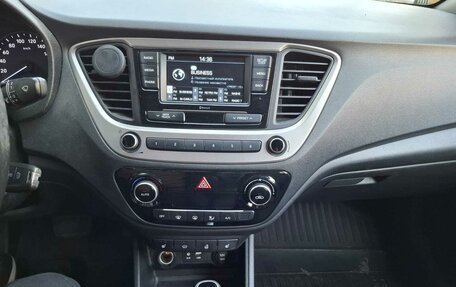 Hyundai Solaris II рестайлинг, 2018 год, 1 490 000 рублей, 3 фотография