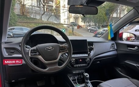 Hyundai Solaris II рестайлинг, 2021 год, 1 799 000 рублей, 8 фотография