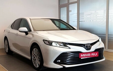 Toyota Camry, 2019 год, 2 580 000 рублей, 3 фотография