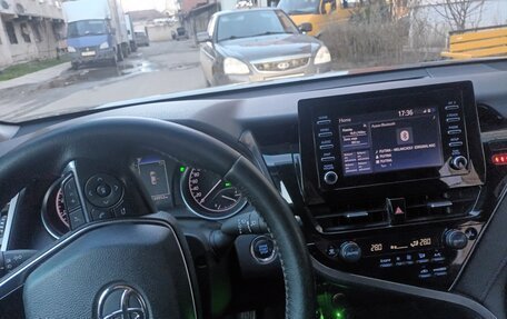 Toyota Camry, 2021 год, 2 250 000 рублей, 2 фотография