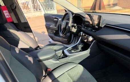 Toyota RAV4, 2025 год, 4 750 000 рублей, 11 фотография