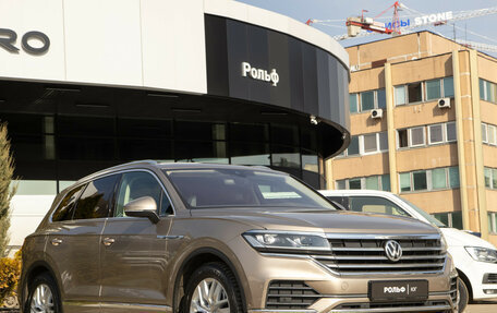 Volkswagen Touareg III, 2018 год, 4 898 000 рублей, 2 фотография