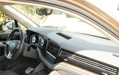 Volkswagen Touareg III, 2018 год, 4 898 000 рублей, 7 фотография