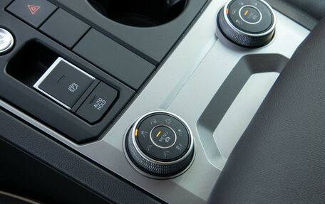 Volkswagen Touareg III, 2018 год, 4 898 000 рублей, 18 фотография