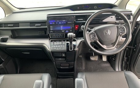 Honda Stepwgn IV, 2019 год, 2 350 000 рублей, 4 фотография