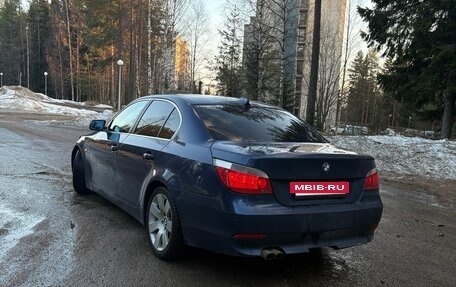 BMW 5 серия, 2004 год, 800 000 рублей, 3 фотография