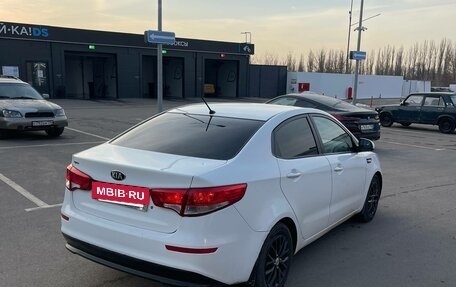 KIA Rio III рестайлинг, 2016 год, 665 000 рублей, 3 фотография