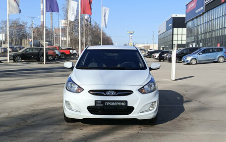 Hyundai Solaris II рестайлинг, 2013 год, 680 000 рублей, 2 фотография
