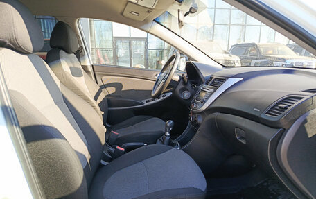Hyundai Solaris II рестайлинг, 2013 год, 680 000 рублей, 13 фотография