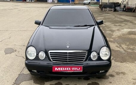 Mercedes-Benz E-Класс, 2000 год, 390 000 рублей, 1 фотография