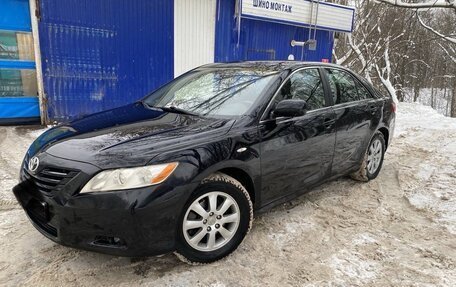 Toyota Camry, 2006 год, 690 000 рублей, 2 фотография