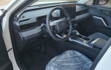 Toyota RAV4, 2026 год, 5 000 000 рублей, 8 фотография