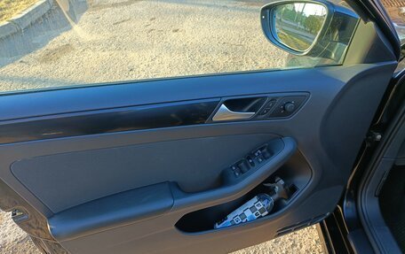 Volkswagen Jetta VI, 2013 год, 990 000 рублей, 25 фотография