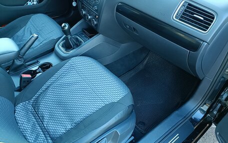 Volkswagen Jetta VI, 2013 год, 990 000 рублей, 21 фотография