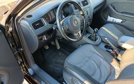 Volkswagen Jetta VI, 2013 год, 990 000 рублей, 28 фотография