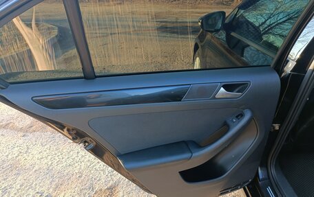 Volkswagen Jetta VI, 2013 год, 990 000 рублей, 26 фотография