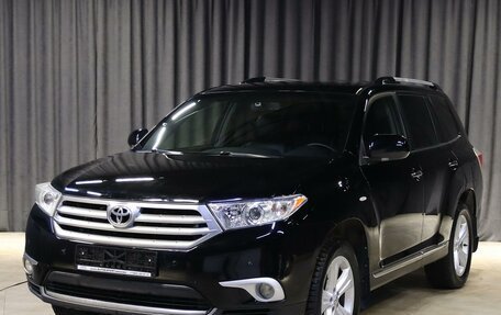 Toyota Highlander III, 2013 год, 1 799 000 рублей, 1 фотография