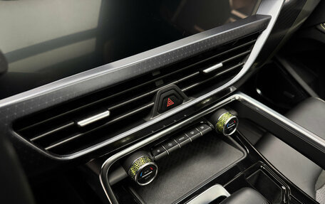 Geely Tugella FY11, 2023 год, 2 700 000 рублей, 18 фотография