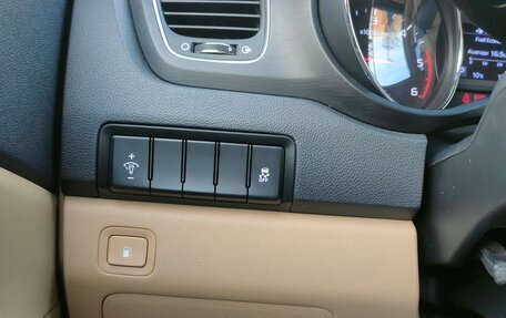 KIA Carnival III, 2019 год, 2 500 000 рублей, 11 фотография