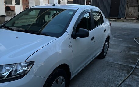 Renault Logan II, 2016 год, 880 000 рублей, 3 фотография