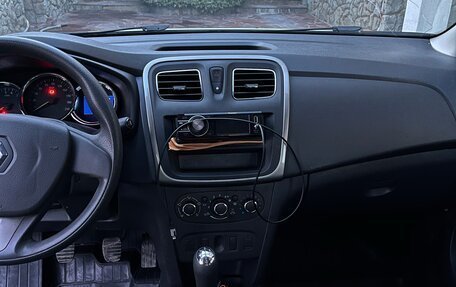 Renault Logan II, 2016 год, 880 000 рублей, 9 фотография