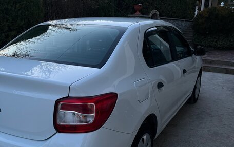 Renault Logan II, 2016 год, 880 000 рублей, 5 фотография