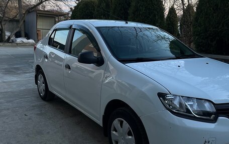 Renault Logan II, 2016 год, 880 000 рублей, 2 фотография