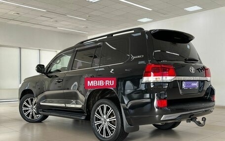 Toyota Land Cruiser 200, 2015 год, 4 990 000 рублей, 2 фотография