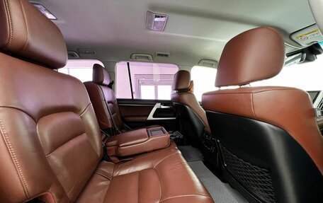 Toyota Land Cruiser 200, 2015 год, 4 990 000 рублей, 34 фотография