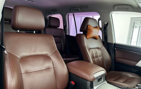 Toyota Land Cruiser 200, 2015 год, 4 990 000 рублей, 33 фотография