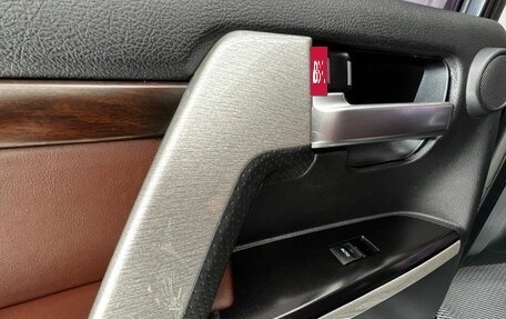 Toyota Land Cruiser 200, 2015 год, 4 990 000 рублей, 28 фотография