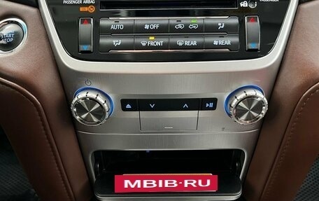 Toyota Land Cruiser 200, 2015 год, 4 990 000 рублей, 24 фотография