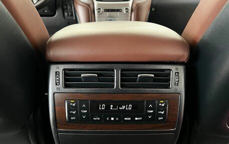 Toyota Land Cruiser 200, 2015 год, 4 990 000 рублей, 39 фотография