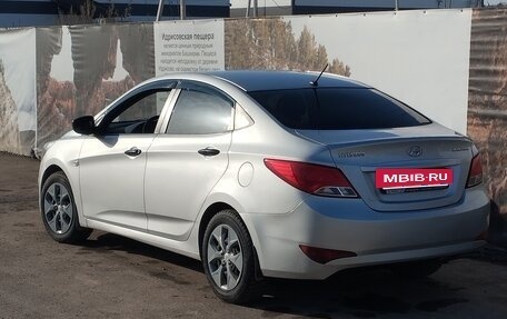 Hyundai Solaris II рестайлинг, 2015 год, 612 000 рублей, 3 фотография
