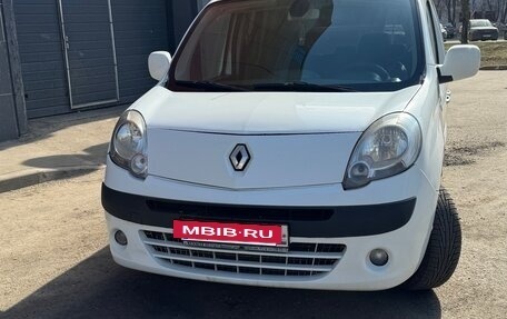 Renault Kangoo II рестайлинг, 2012 год, 650 000 рублей, 2 фотография