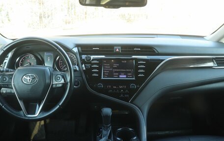 Toyota Camry, 2018 год, 2 100 000 рублей, 7 фотография