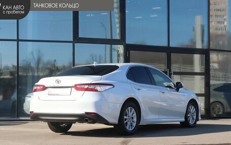 Toyota Camry, 2018 год, 2 100 000 рублей, 3 фотография