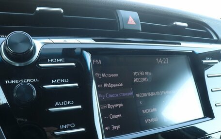 Toyota Camry, 2018 год, 2 100 000 рублей, 10 фотография