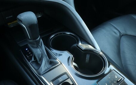Toyota Camry, 2018 год, 2 100 000 рублей, 12 фотография