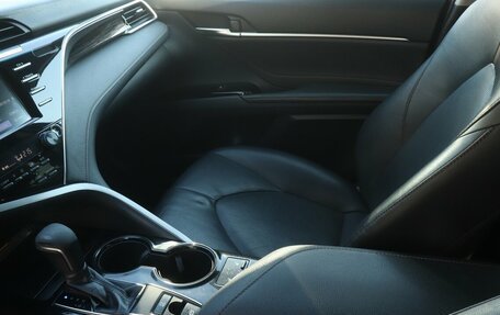 Toyota Camry, 2018 год, 2 100 000 рублей, 16 фотография