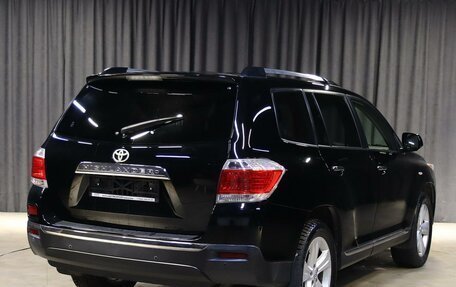 Toyota Highlander III, 2013 год, 1 799 000 рублей, 6 фотография