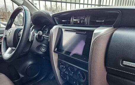 Toyota Fortuner II, 2019 год, 3 199 000 рублей, 10 фотография