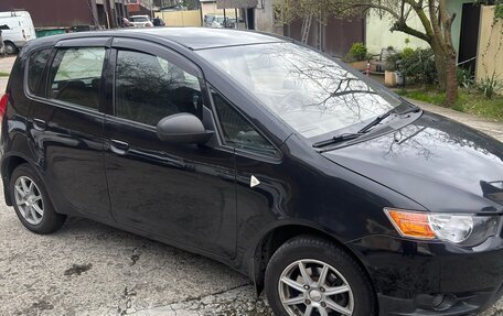 Mitsubishi Colt VI рестайлинг, 2010 год, 680 000 рублей, 3 фотография