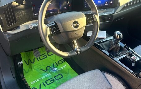 Opel Astra, 2022 год, 1 825 000 рублей, 9 фотография