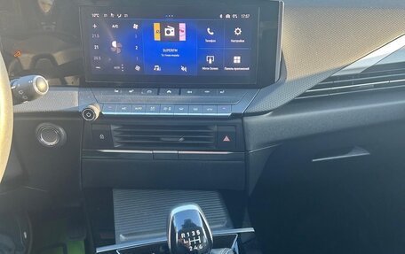 Opel Astra, 2022 год, 1 825 000 рублей, 15 фотография