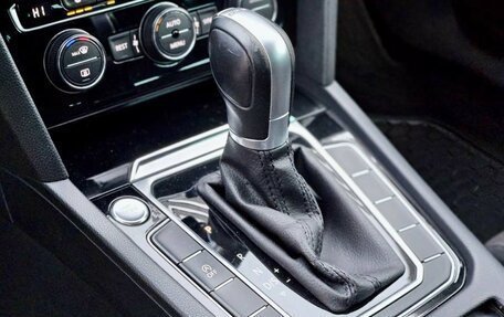 Volkswagen Passat B8 рестайлинг, 2018 год, 1 899 000 рублей, 18 фотография